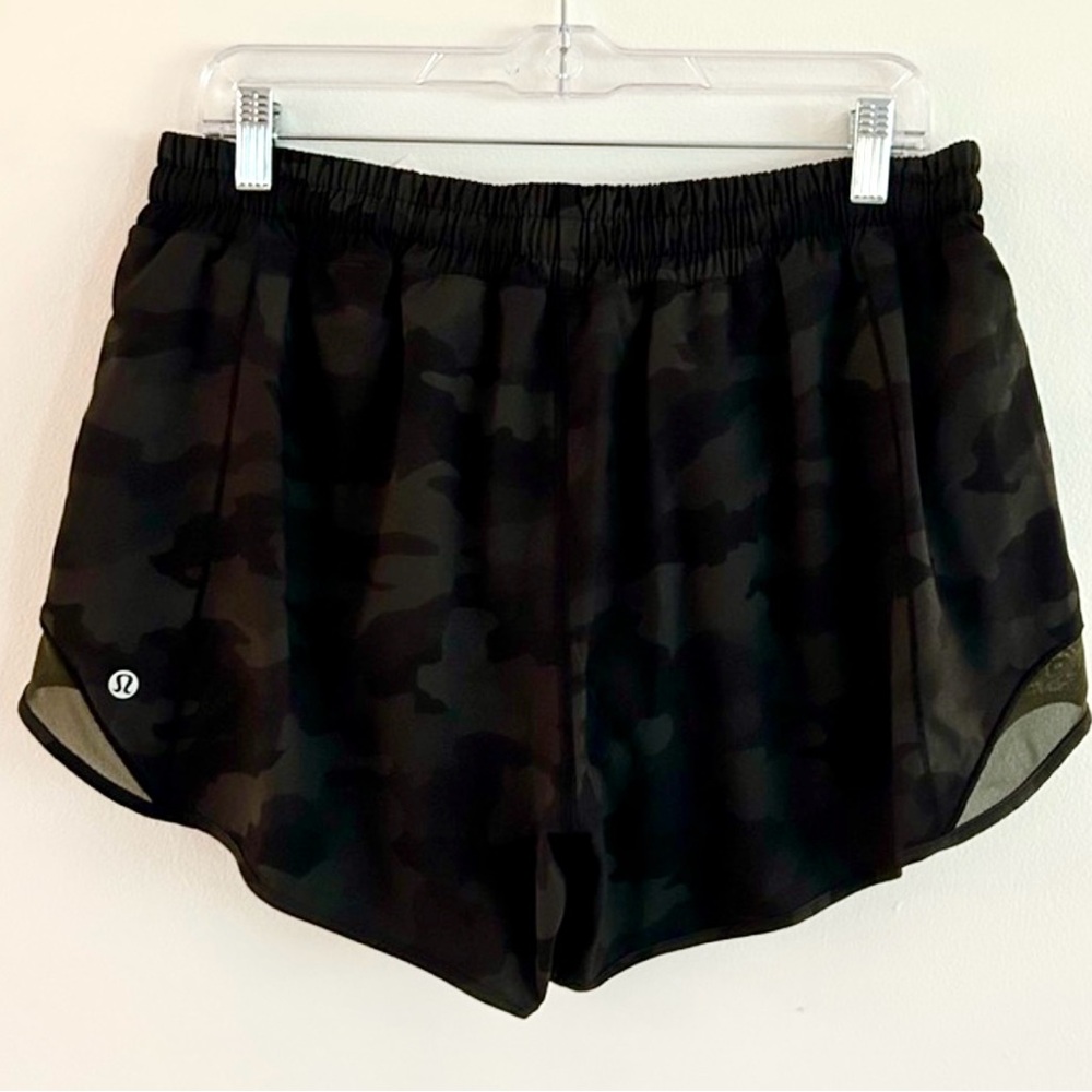 Lululemon Hotty Hot Camo Shorts Size 14 Tall